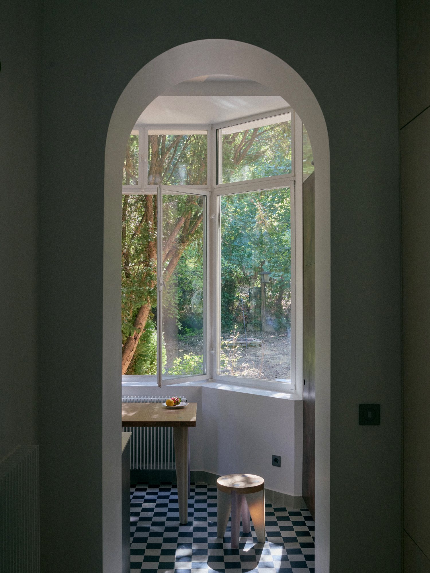 Arched doorway in the B6 apartment